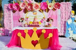Royal-Princess-Birthday-Party-via-Karas-Party-Ideas-KarasPartyIdeas.com4_.jpg