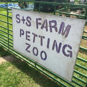 S+S Farms Petting Zoo
